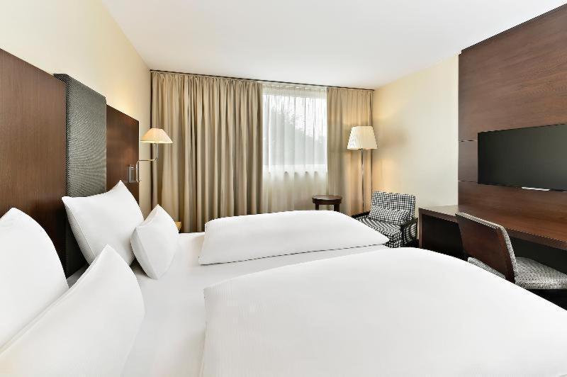 Hotel Nh Stuttgart Airport 4*