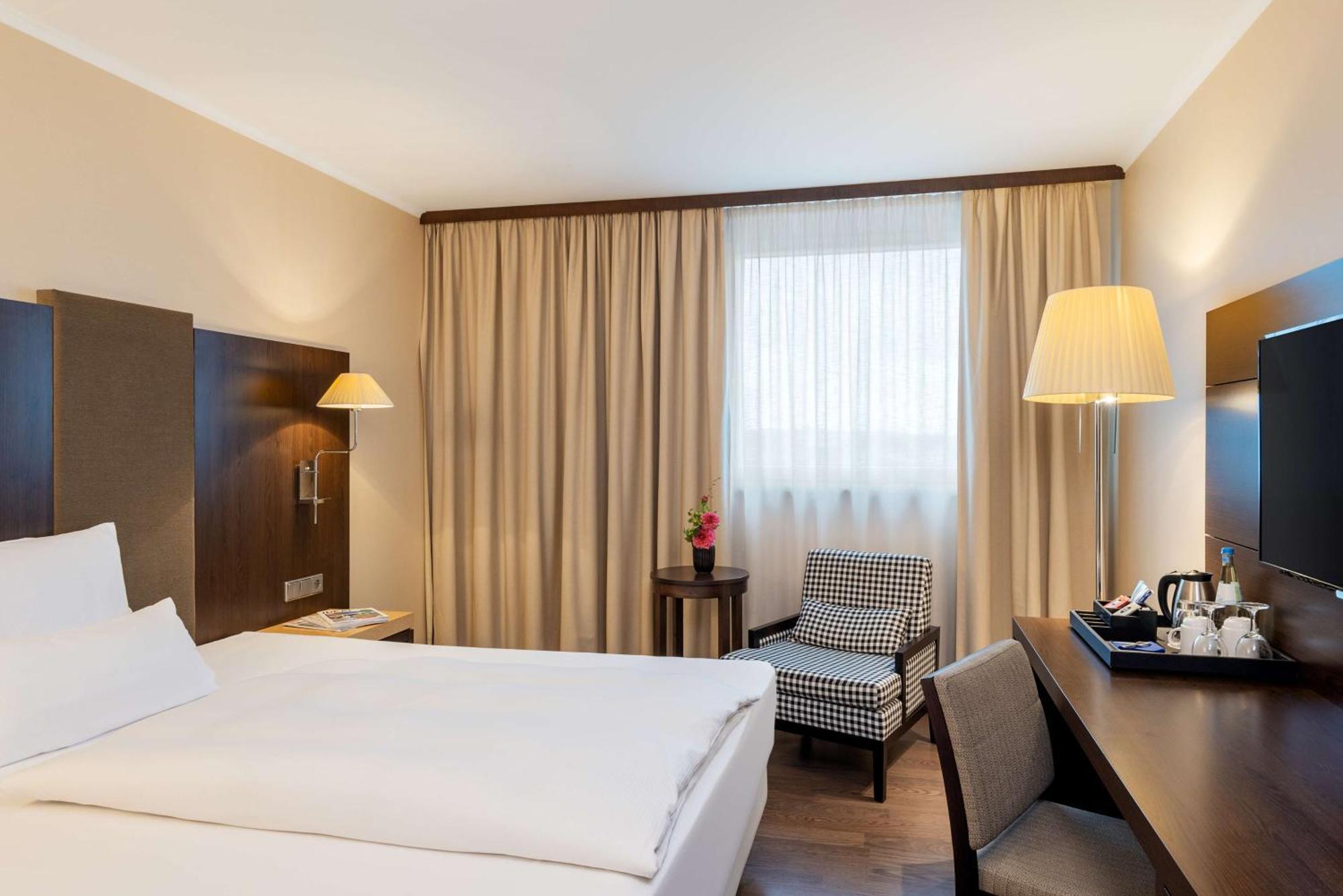 Hotel Nh Stuttgart Airport 4*